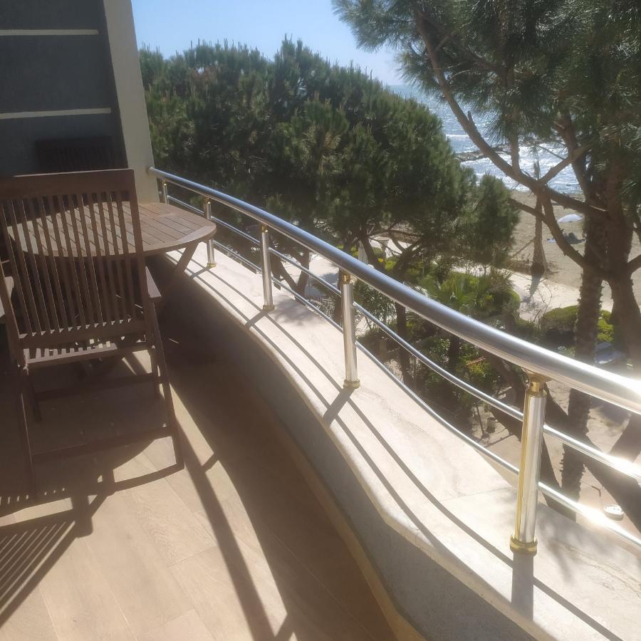 Mia'S Sea View Apartment Golem  Bagian luar foto