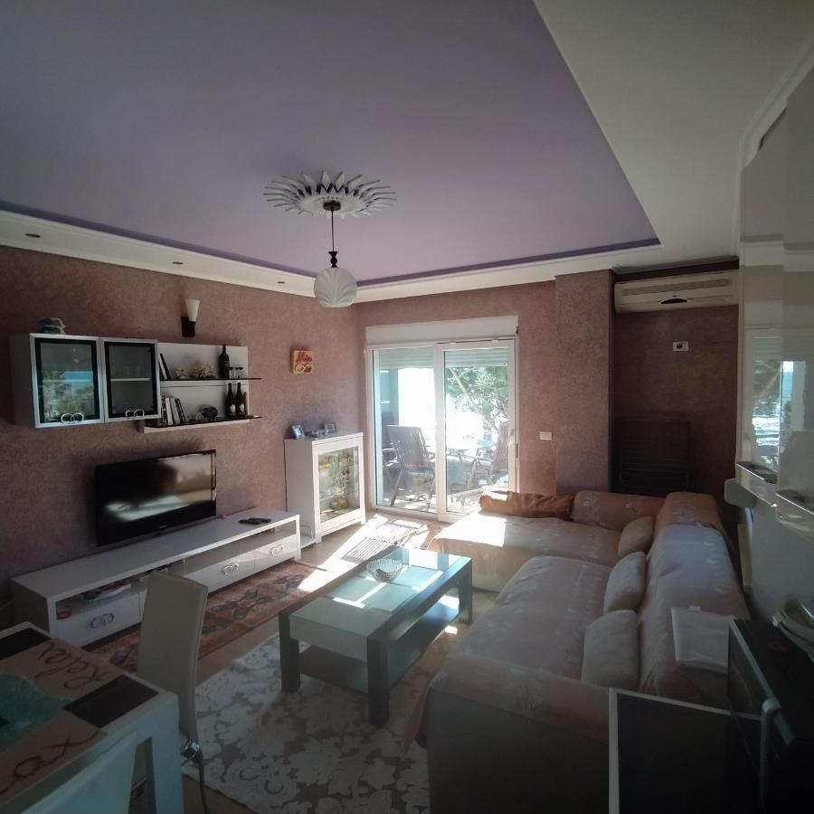 Mia'S Sea View Apartment Golem  Bagian luar foto