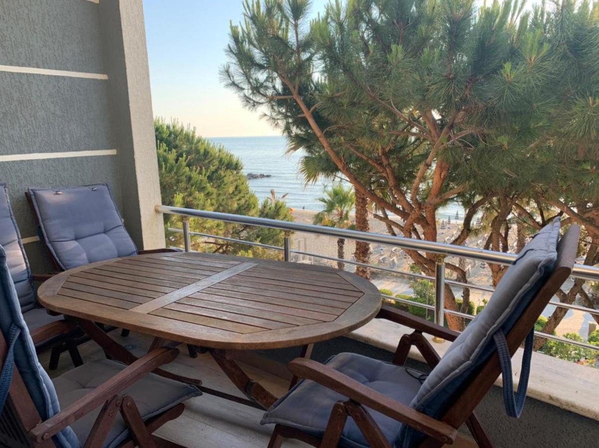Mia'S Sea View Apartment Golem  Bagian luar foto