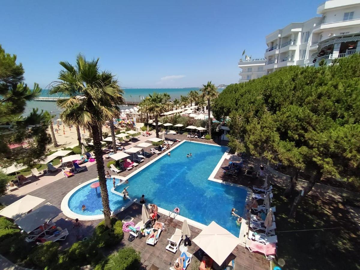 Mia'S Sea View Apartment Golem  Bagian luar foto