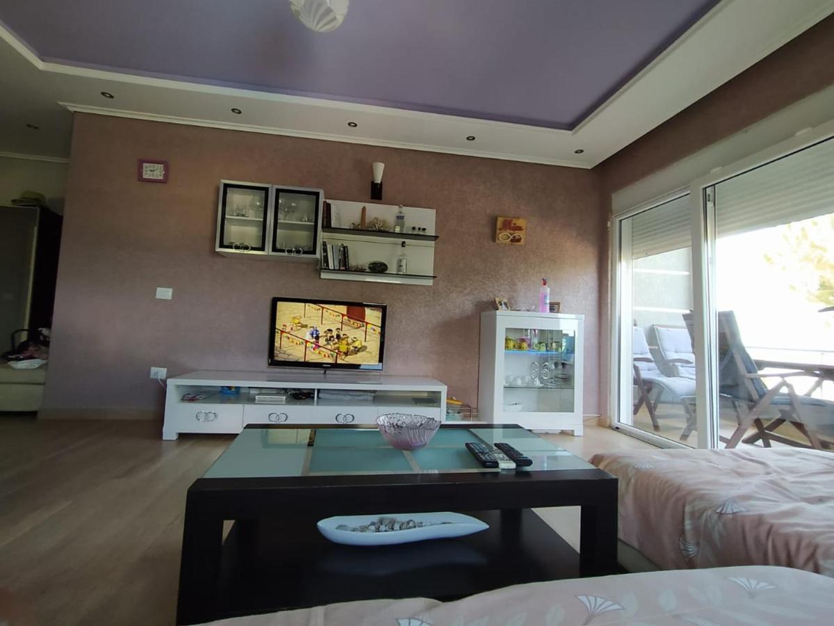 Mia'S Sea View Apartment Golem  Bagian luar foto