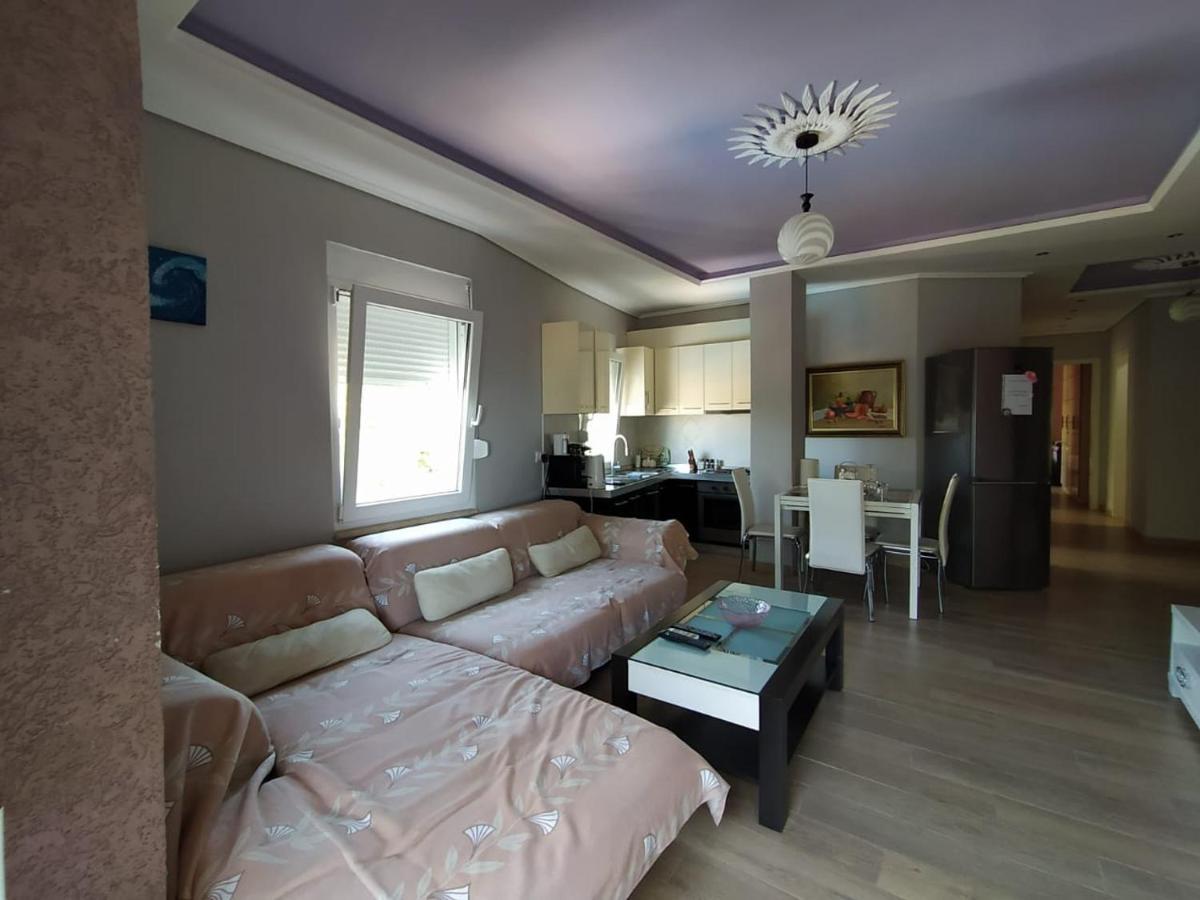 Mia'S Sea View Apartment Golem  Bagian luar foto