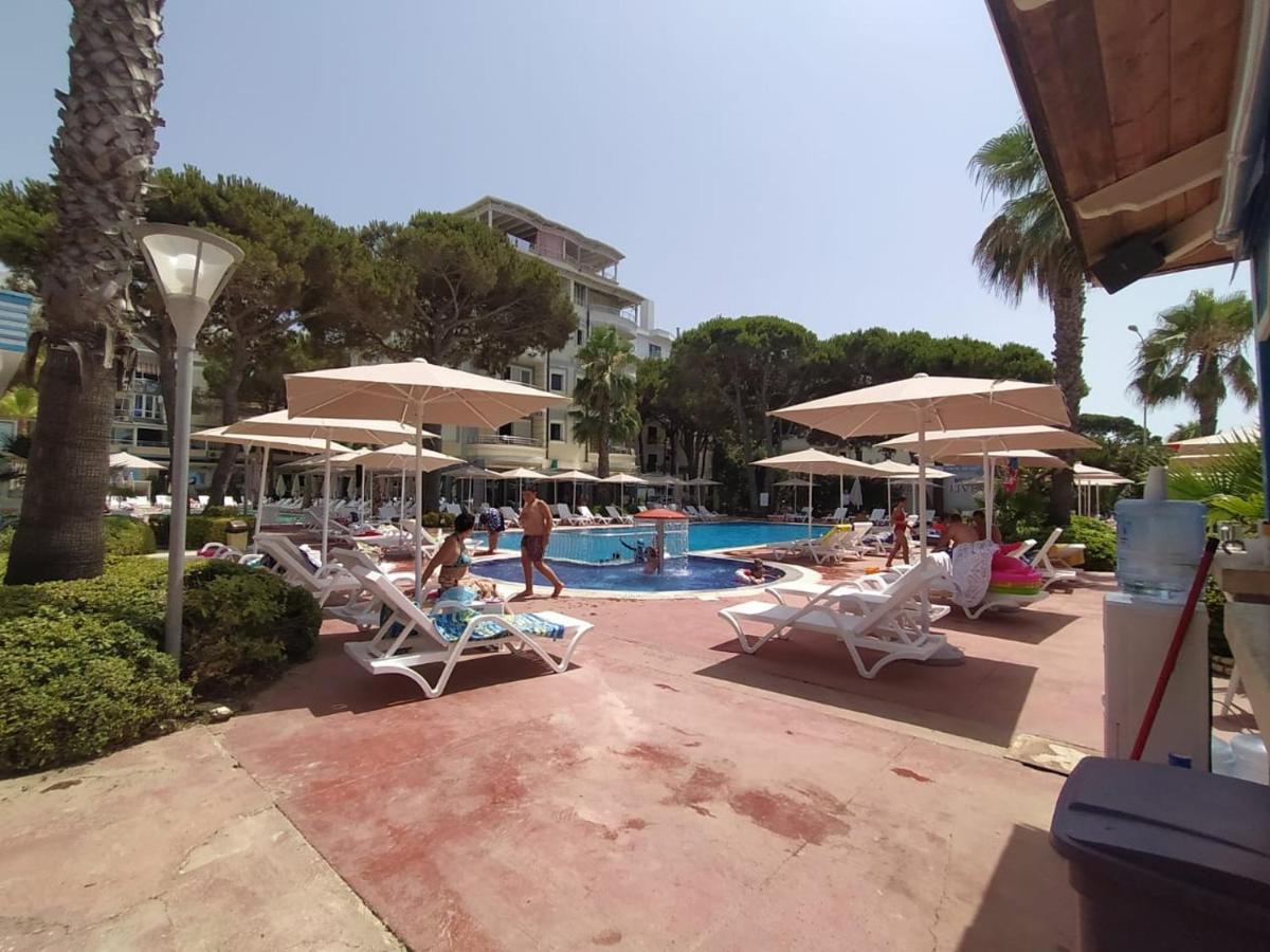 Mia'S Sea View Apartment Golem  Bagian luar foto