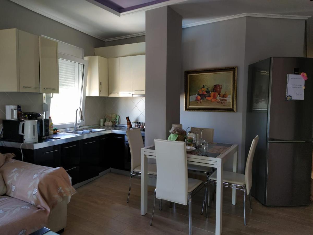 Mia'S Sea View Apartment Golem  Bagian luar foto