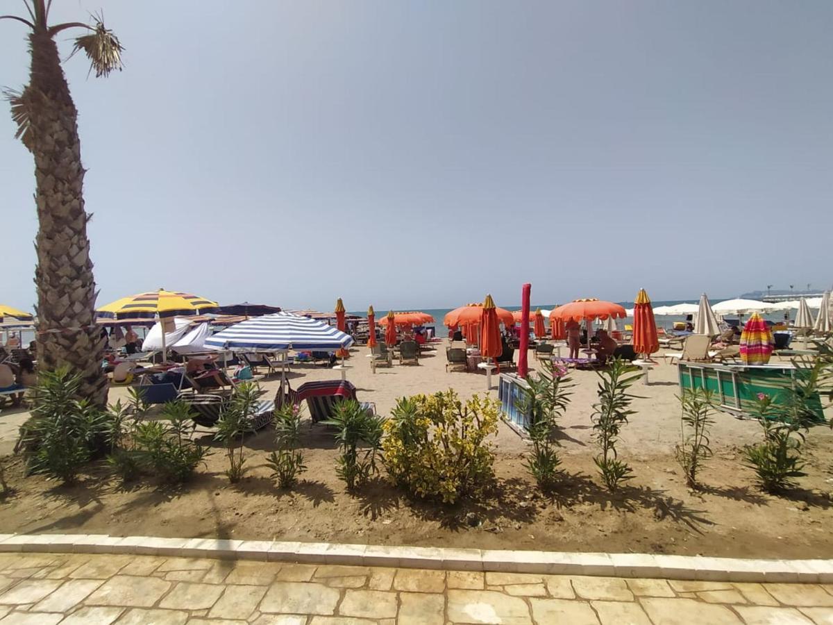 Mia'S Sea View Apartment Golem  Bagian luar foto