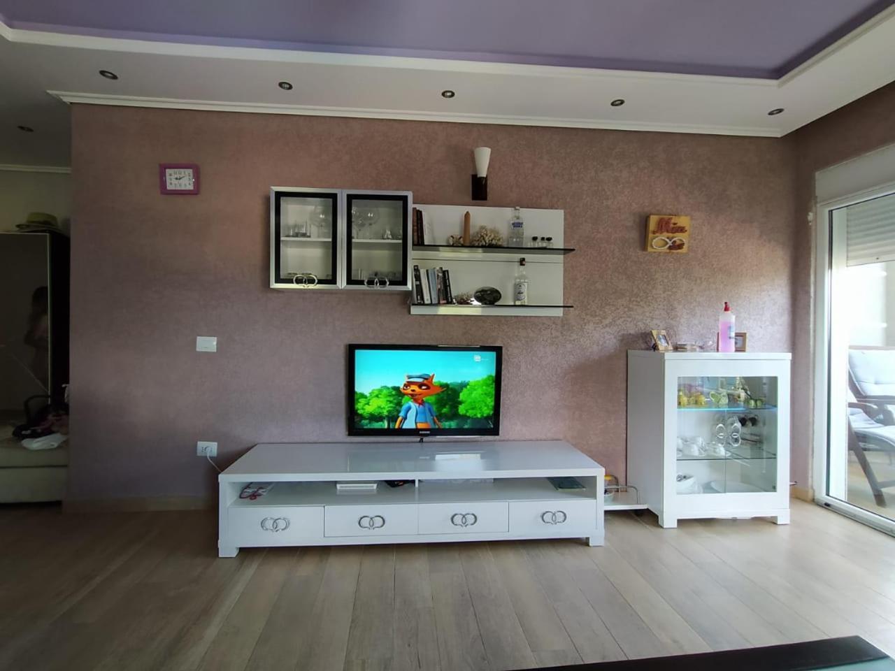 Mia'S Sea View Apartment Golem  Ruang foto